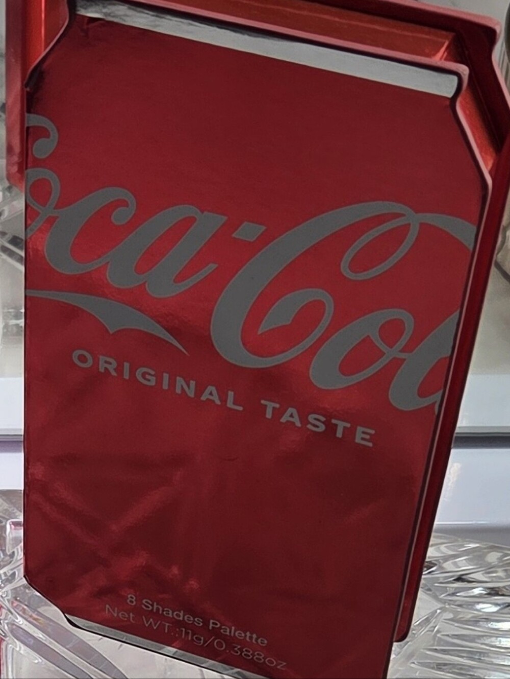 GLAMLITE X COCA-COLA ORIGINAL TASTE 8 SHADE PALETTE LIMITED EDITION